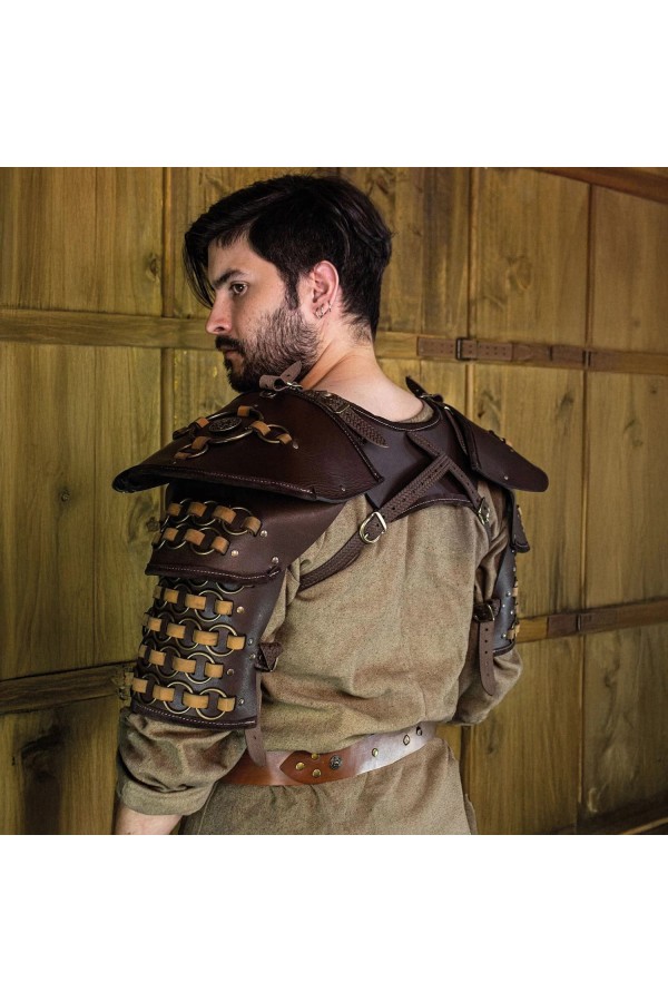 Fighter Gorget with Pauldrons