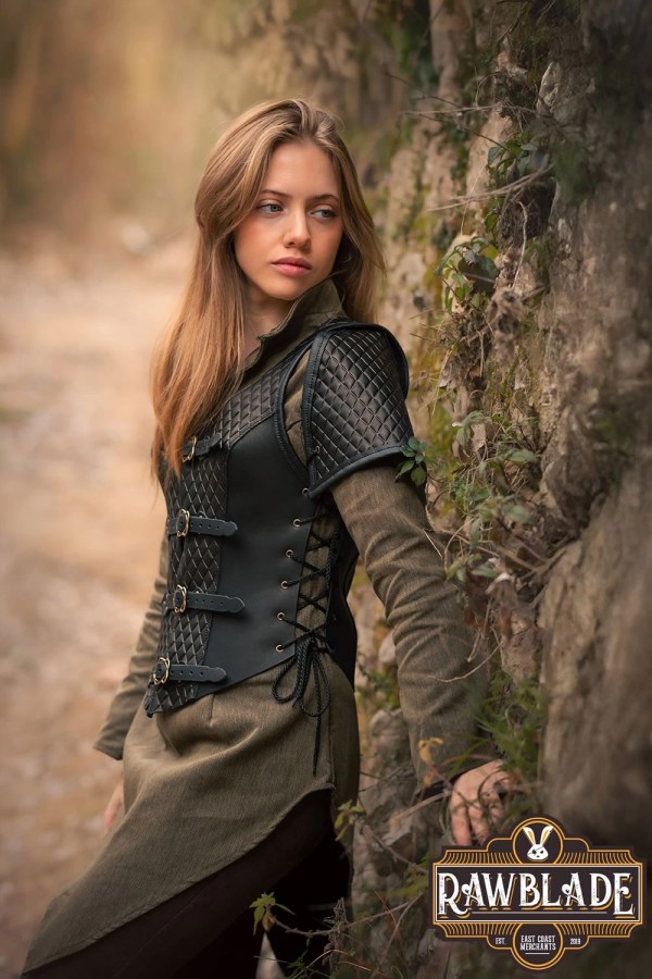 Lyanna medeltida läderjerkin - svart