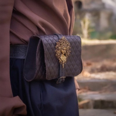 Noble Pouch