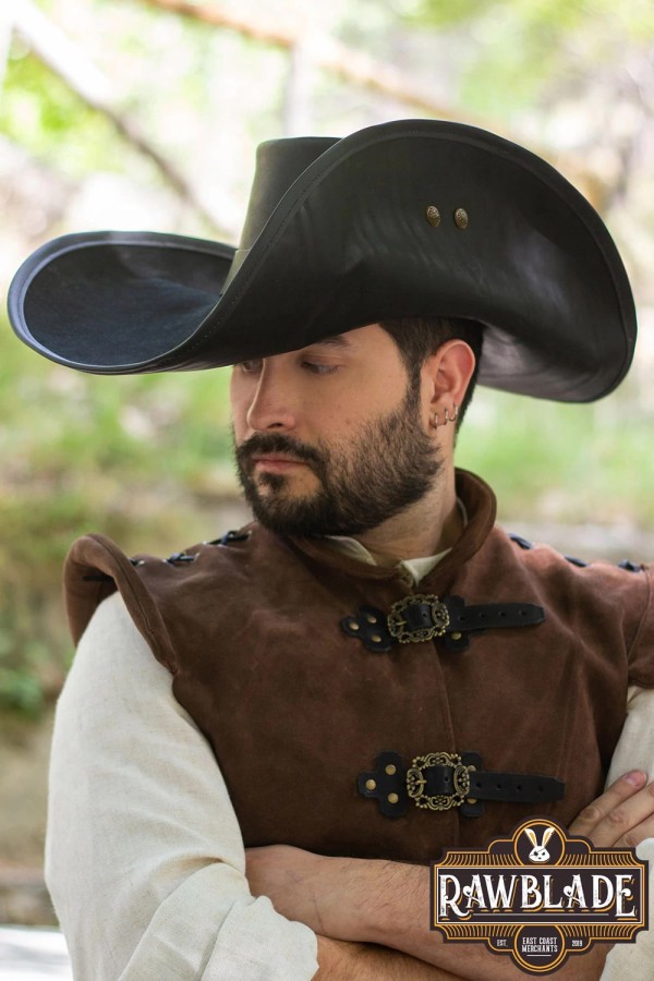 Il cappello a mezza ala di Toledano