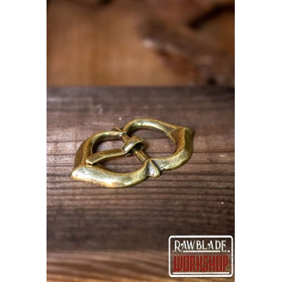 Boucle médiévale, vieux acier