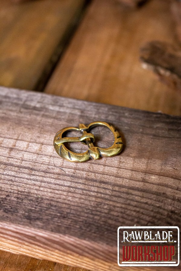 Medeltida spänne, gammalt guld