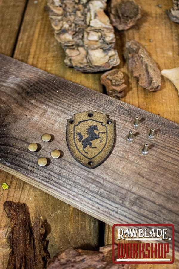 Tarcza końska z nitami