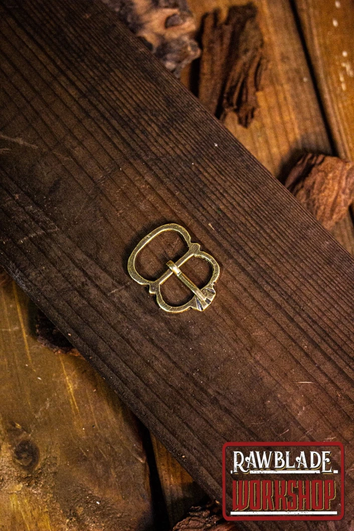 Leonis Buckle Gold