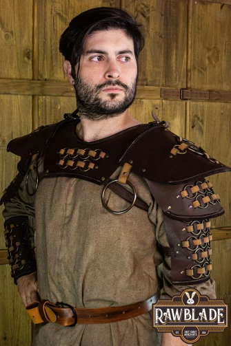 Fighter Pauldrons - Brown