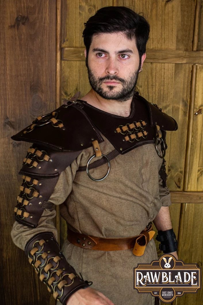 Fighter Pauldrons - Brown
