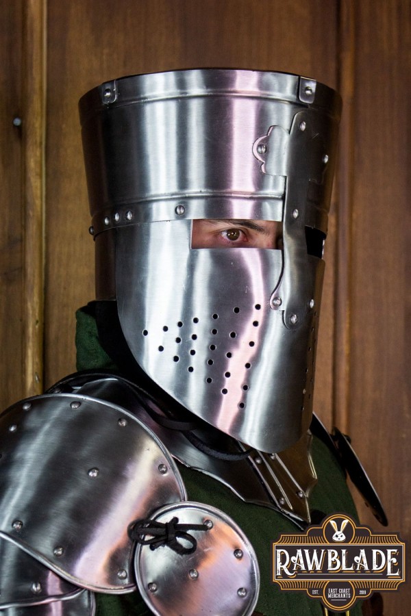 Reynald Korsridder storhjelm