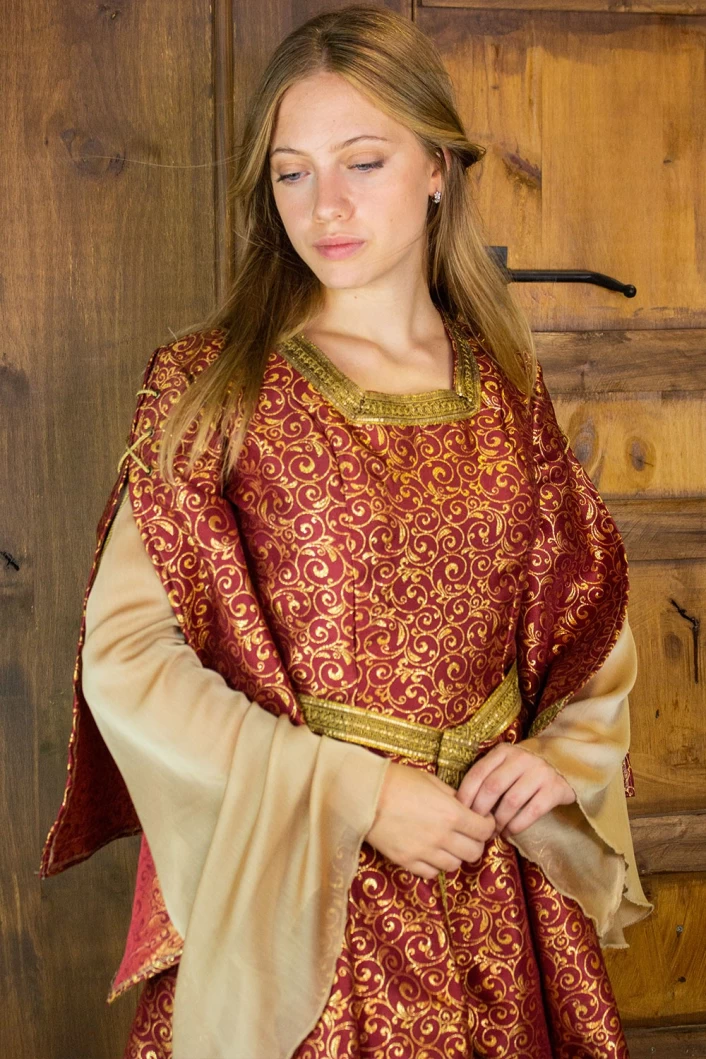Aquitania Noble Dress - Red