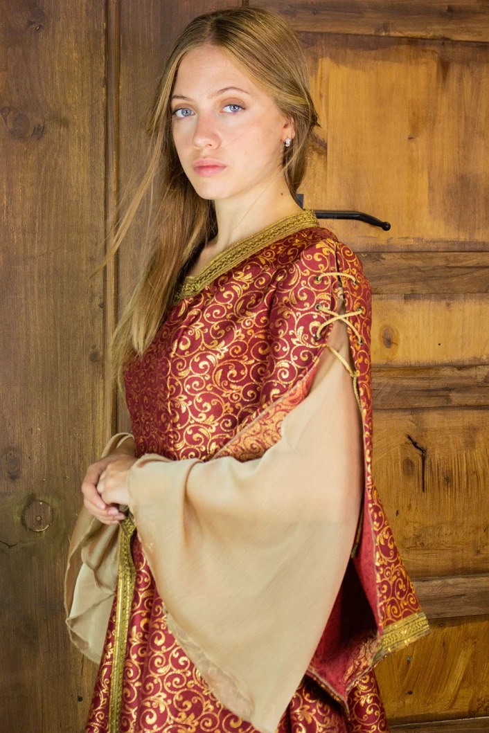Aquitania Noble Dress - Red