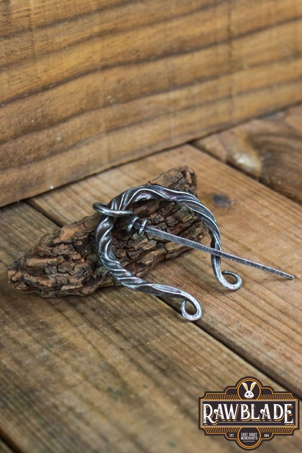 Pleciona fibula – stal