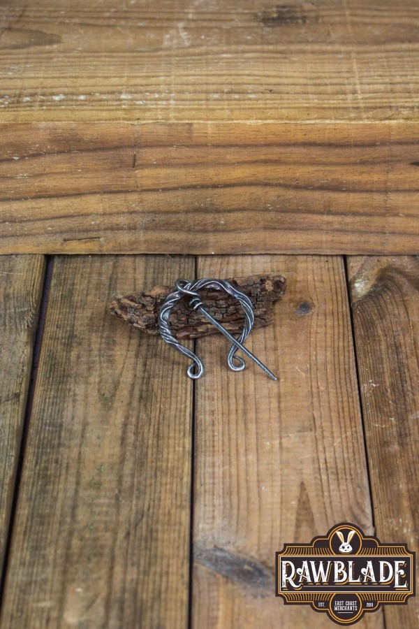 Pleciona fibula – stal
