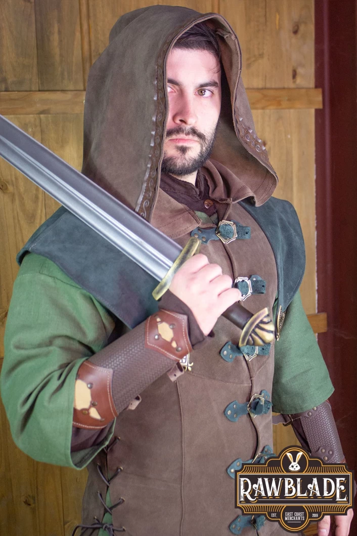 Karanthir Leather Jerkin - Brown/Green