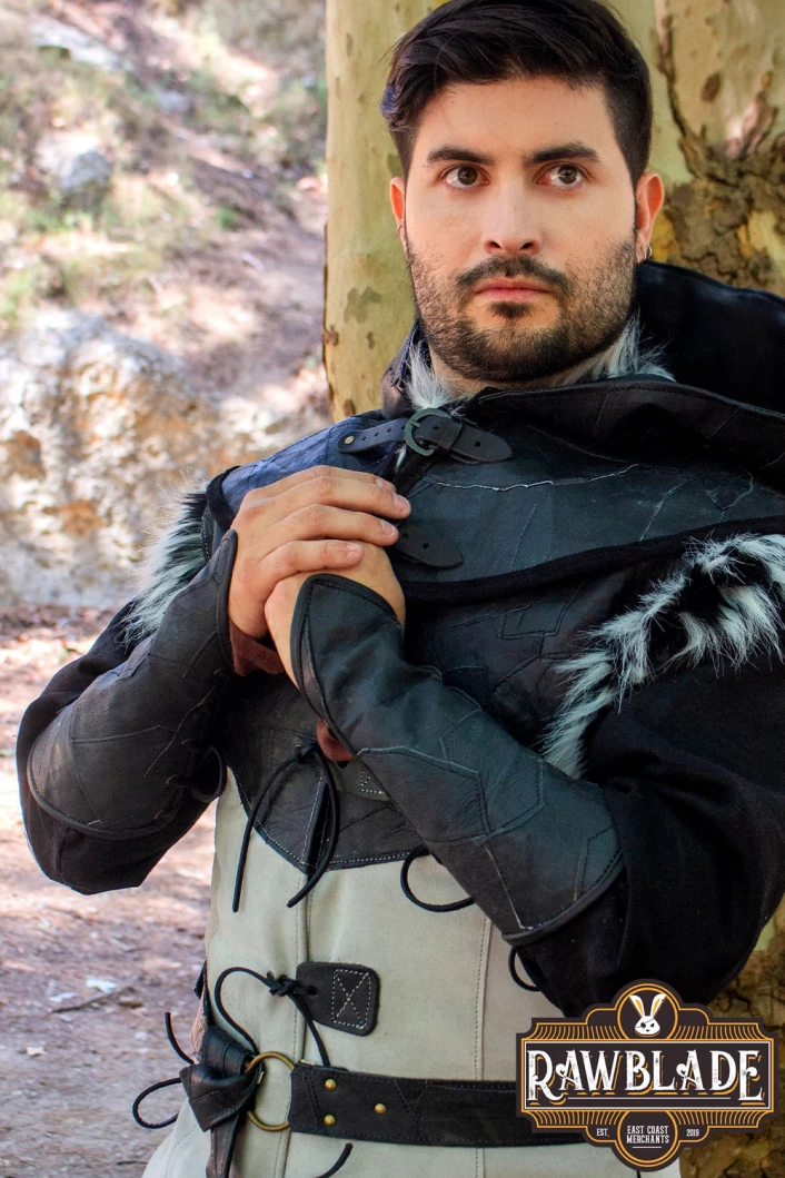 Hunter Bracers - Black