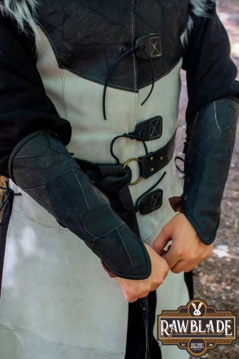 Hunter Bracers - Black