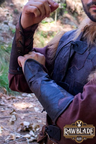 Hunter Bracers - Brown
