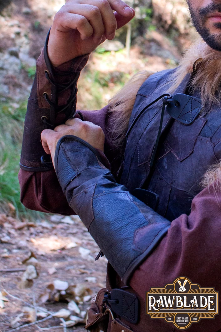 Hunter Bracers - Brown