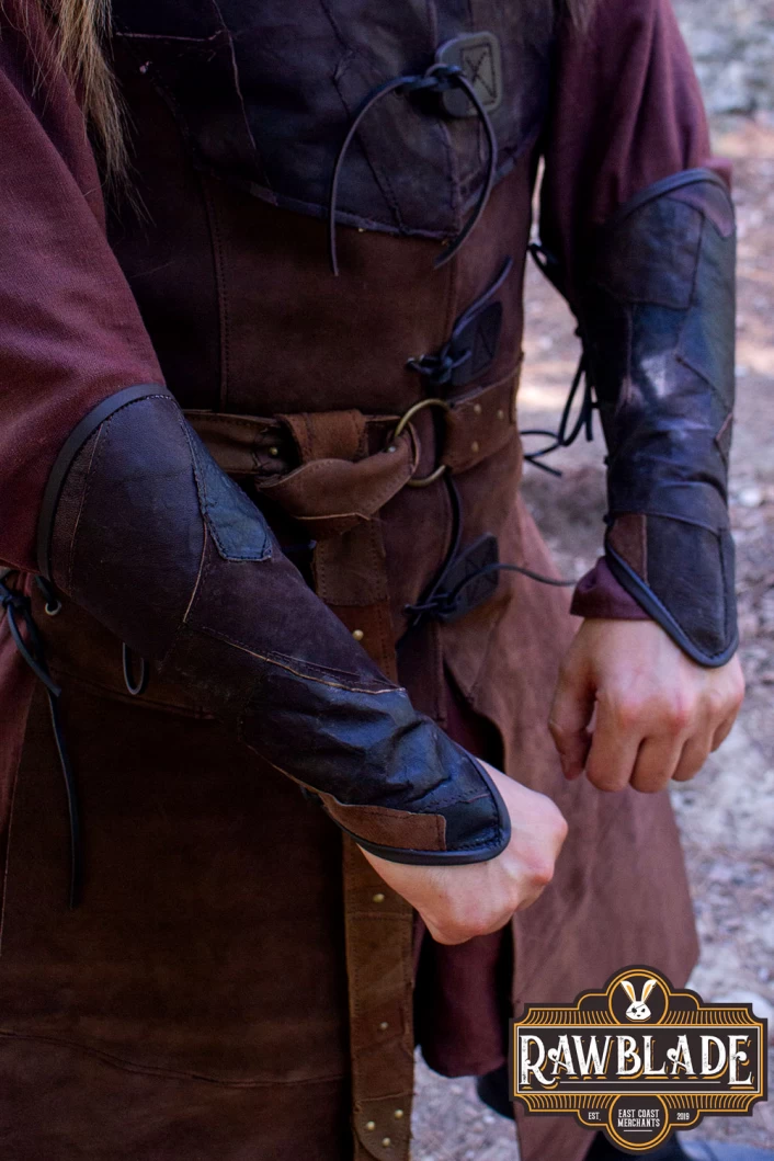 Hunter Bracers - Brown