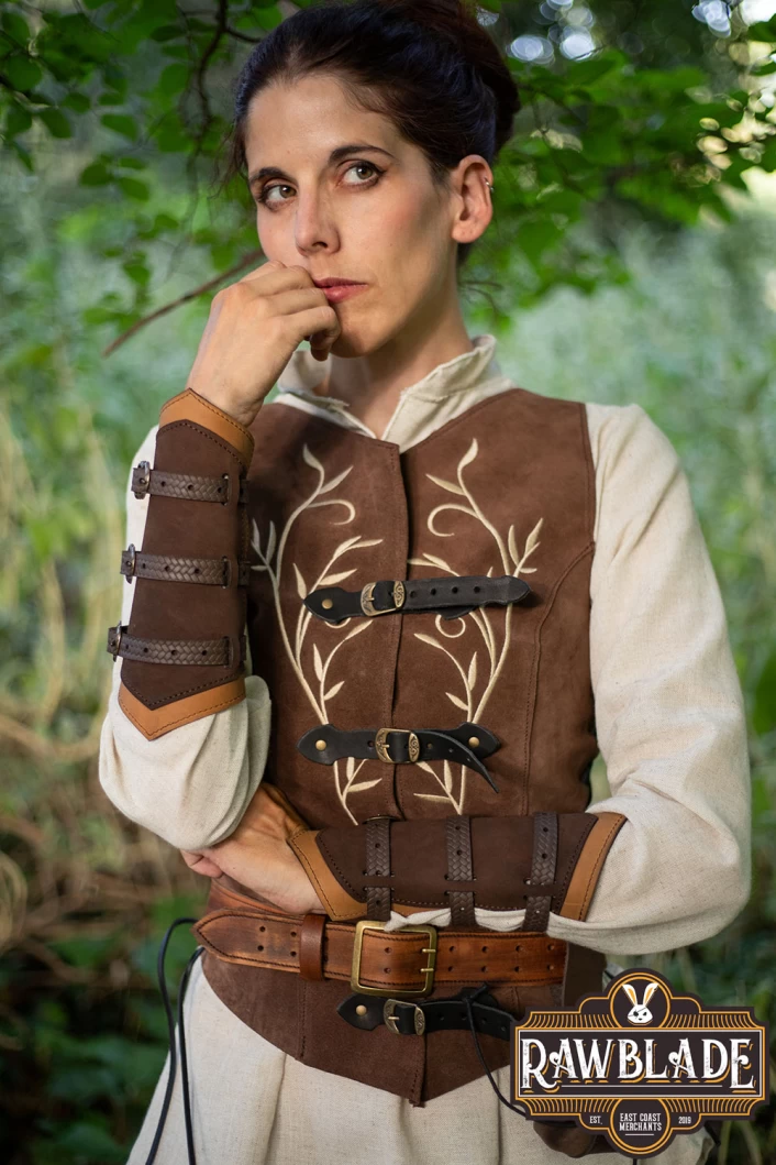 Lassel Short Jerkin - Brown